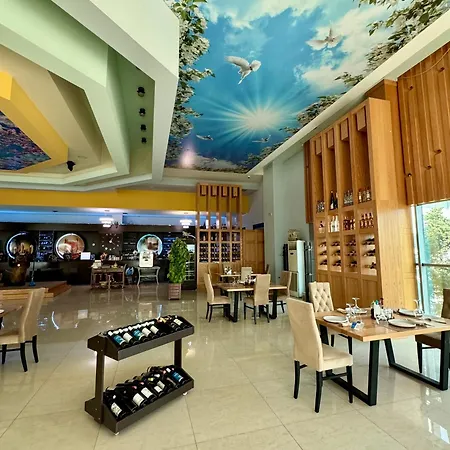 Panorama & 4* Эльбасан